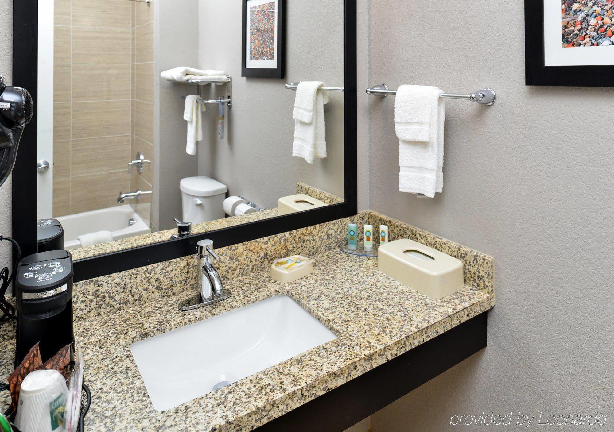 Scottish Inn & Suites Cotulla, Tx Екстер'єр фото